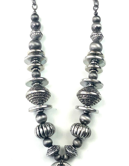 Necklace-SHORT BEADED ON CHAIN W/SF FLOWER PENDANT