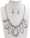 Multi textured teardrop pendant necklace set