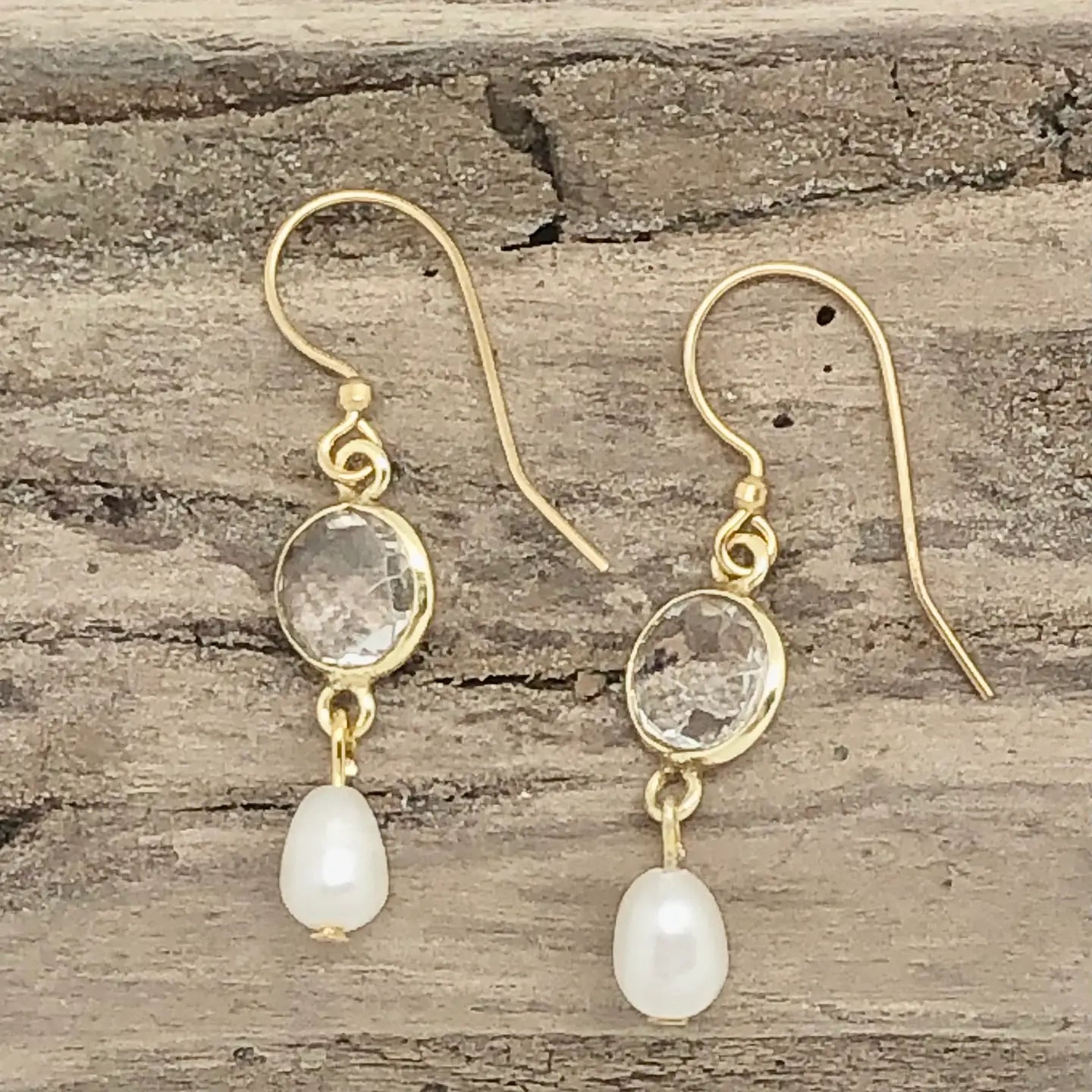 Earring Glass Bezel with Freshwater Pearl Drop Gold