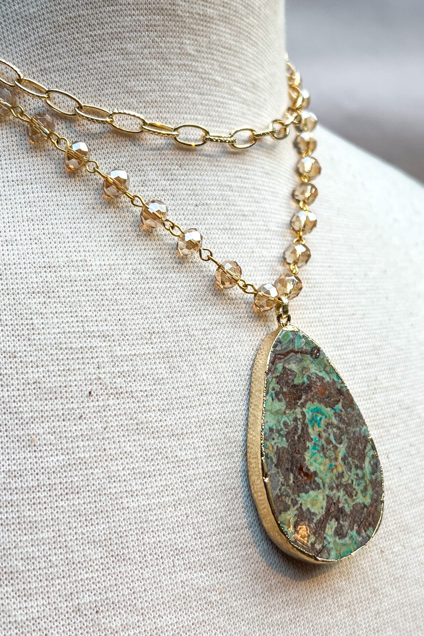 Sabrina Gold short necklace