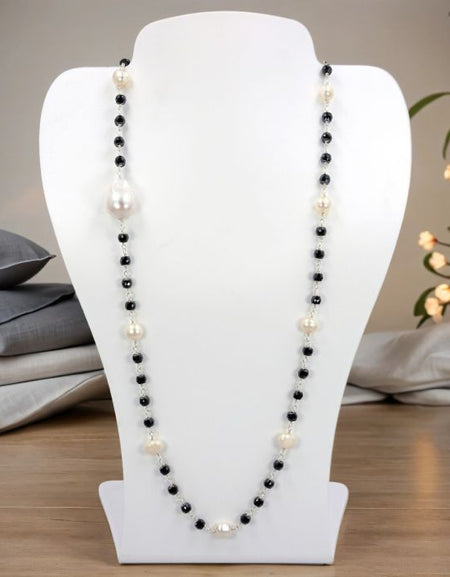 Onyx and Freshwater Pearls Necklace