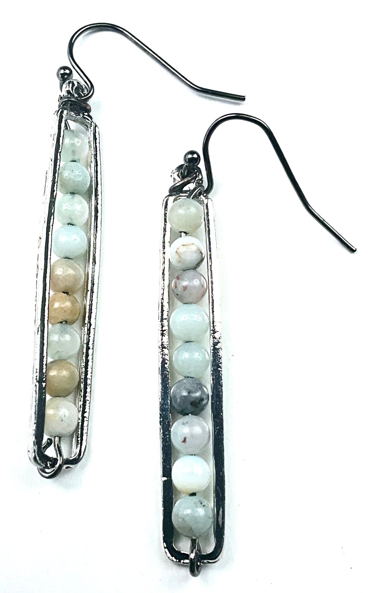 Beaded thin earrings