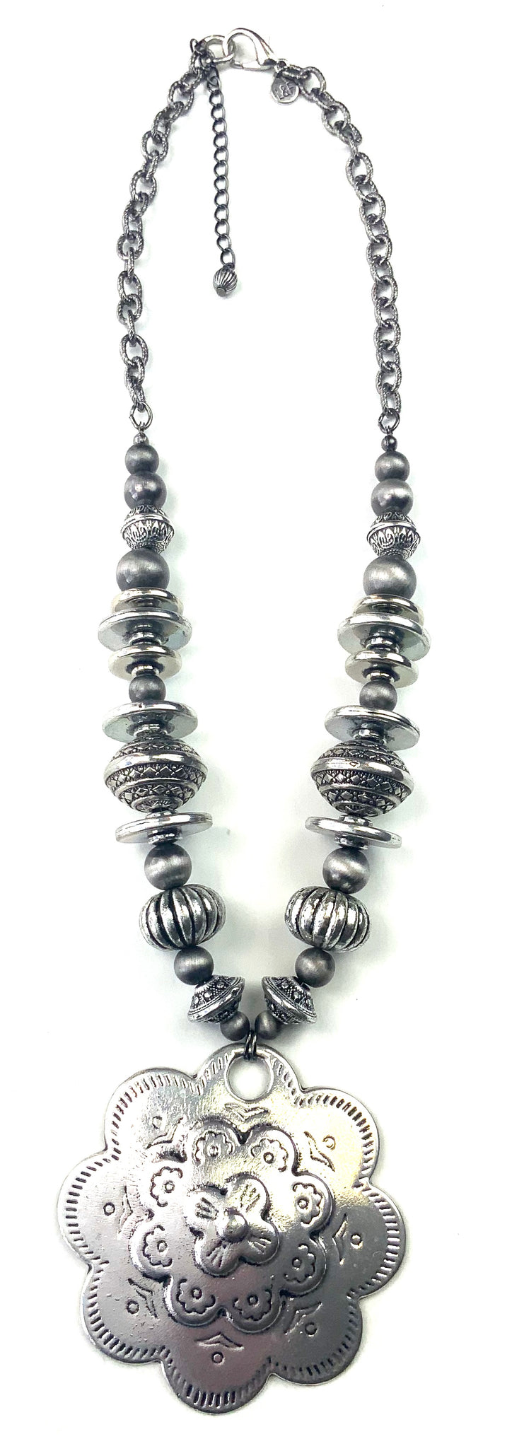 Necklace-SHORT BEADED ON CHAIN W/SF FLOWER PENDANT