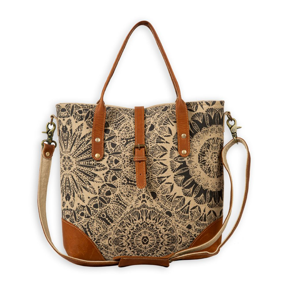 Le Medallion Vintage Cut Shoulder Bag
