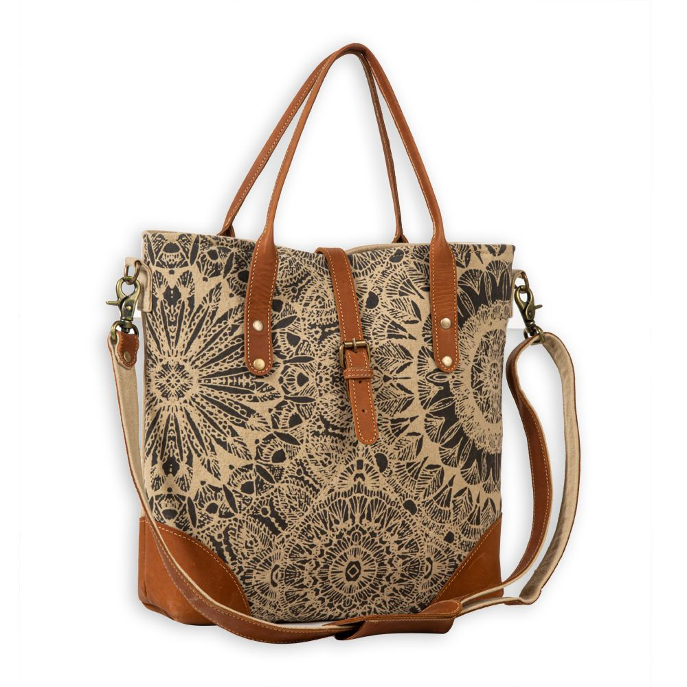 Le Medallion Vintage Cut Shoulder Bag