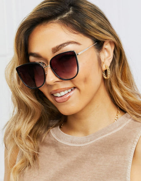 Full Rim Metal-Plastic Hybrid Frame Sunglasses