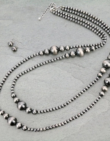 Silver navajo style pearl layered necklace