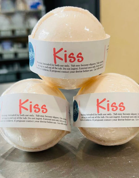 Kiss  - Bath Bomb
